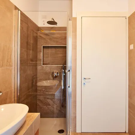 아파트 Promessi Sposi By Interhome *